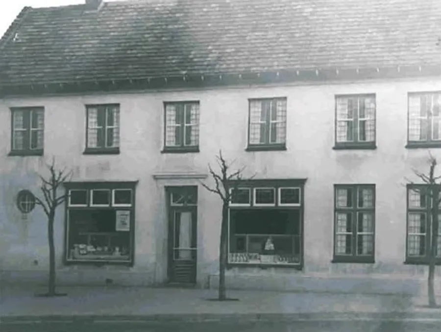 Pand van Bakkerij Mans in Montfort, januari 1949