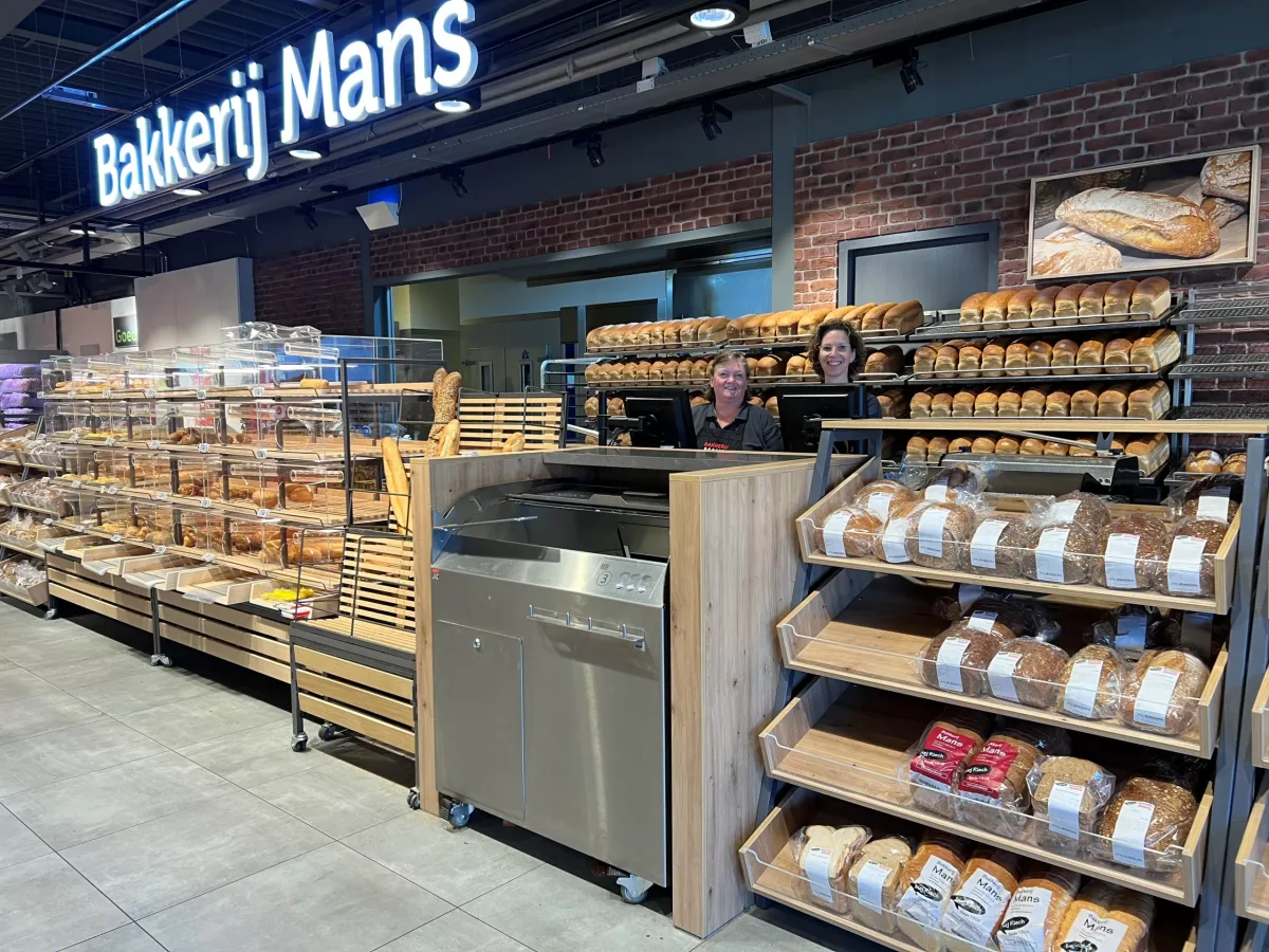 Interieur van de winkel van Bakkerij Mans